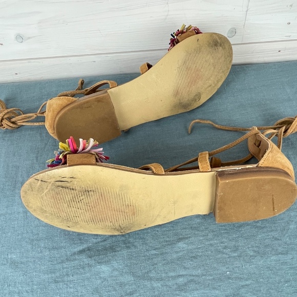 Steve Madden Swizzle Tan Leather Flat Sandals Fringe Details - Picture 6 of 7